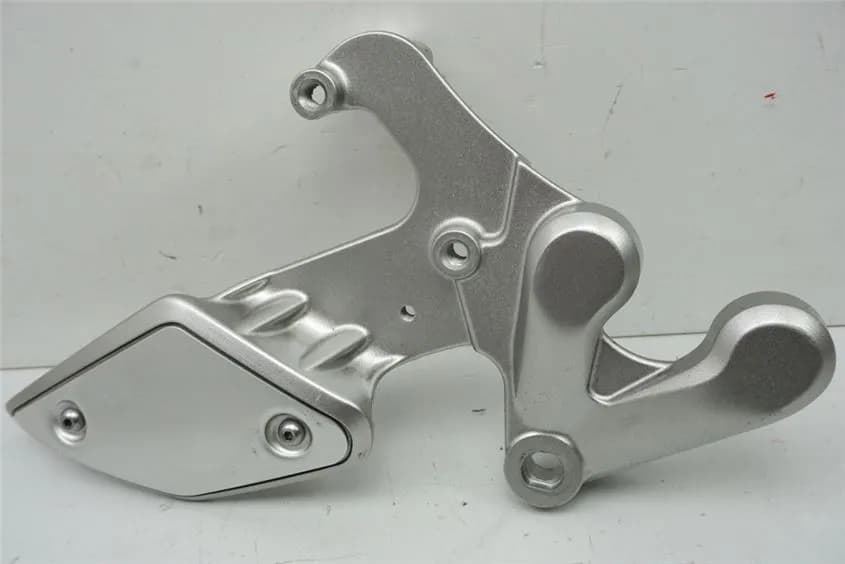 YAMAHA MT01 RP12 FUßRASTENTRÄGER FAHRER RECHTS HALTER FUßRASTE