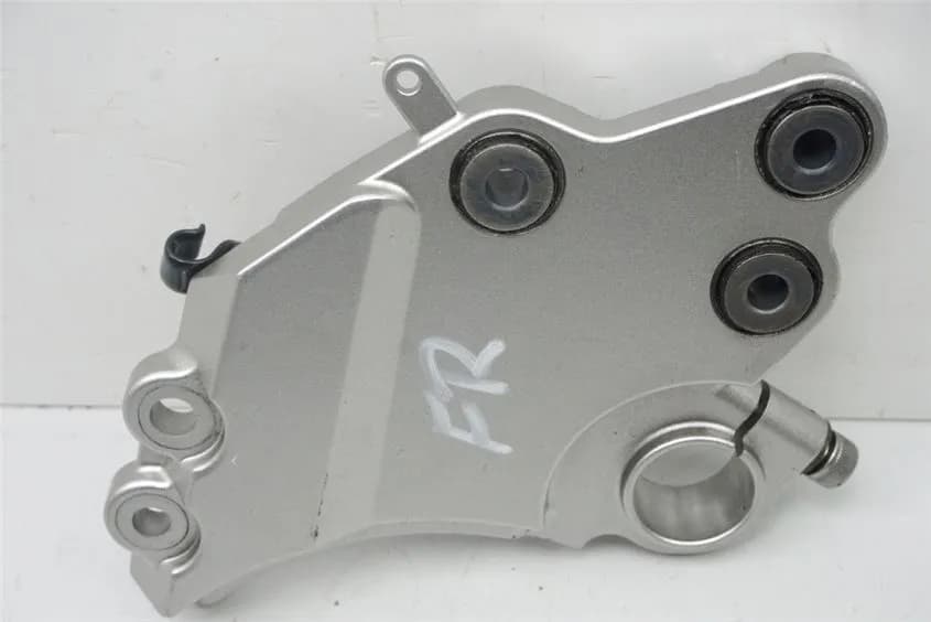 YAMAHA MT01 RP12 FUßRASTENPLATTE FAHRER RECHTS HALTERUNG FUßRASTENTRÄGER