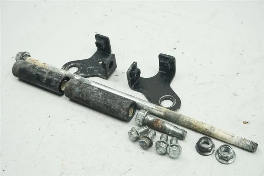 KAWASAKI BX 125 A NINJA HALTERUNG MOTOR ACHSE SCHRAUBEN MOTORHALTER