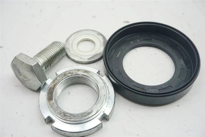 SUZUKI GZ 125 MARAUDER MUTTER SICHERUNG LENKKOPF SCHRAUBE GABELBRÜCKE