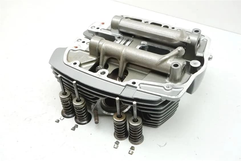 YAMAHA MT01 RP12 ZYLINDERKOPF VORN VENTILE LAGERBOCK KIPPHEBEL