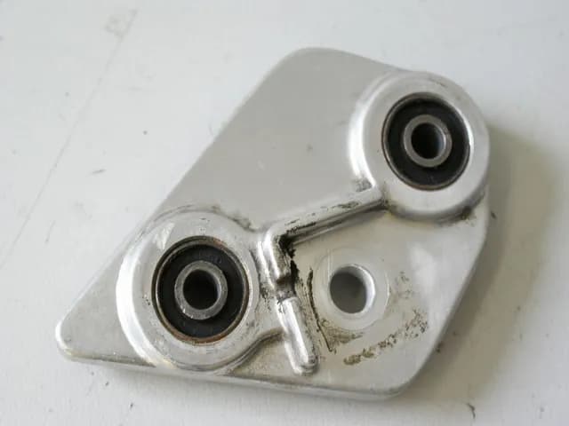 YAMAHA TDM 850 3VD FUßRASTENTRÄGER FAHRER RECHTS