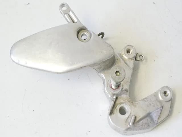 YAMAHA YZF 600 4TV THUNDERCAT FUßRASTENTRÄGER FAHRER RECHTS HALTER FUßRASTE