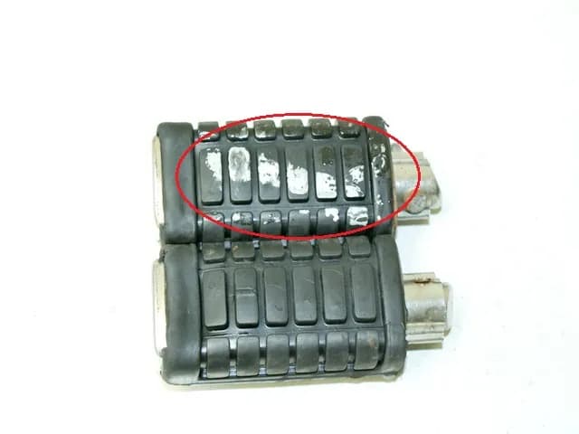 HONDA VT 500 C PC08 FUßRASTEN SOZIUS RECHTS + LINKS