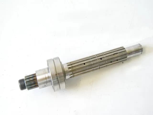 KAWASAKI Z 750 ZR750J GETRIEBEWELLE AUSGANG GETRIEBE