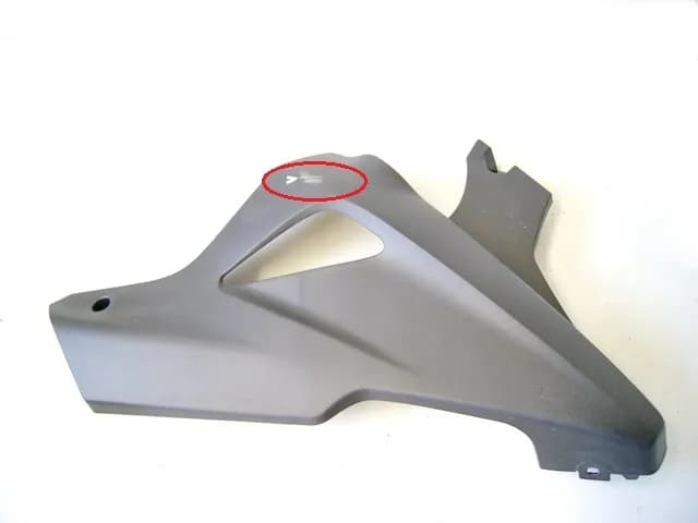 HONDA CBR 250 R MC41 VERKLEIDUNG BUG RECHTS UNTEN