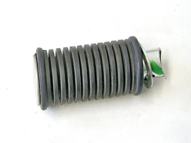 SUZUKI VL 125 WVA4 INTRUDER FUßRASTE SOZIUS LINKS