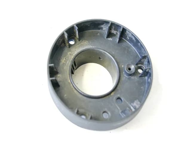 TRIUMPH DAYTONA 955 i T 595 Einfüllstutzen Tank Einsatz Halter Tankdeckel