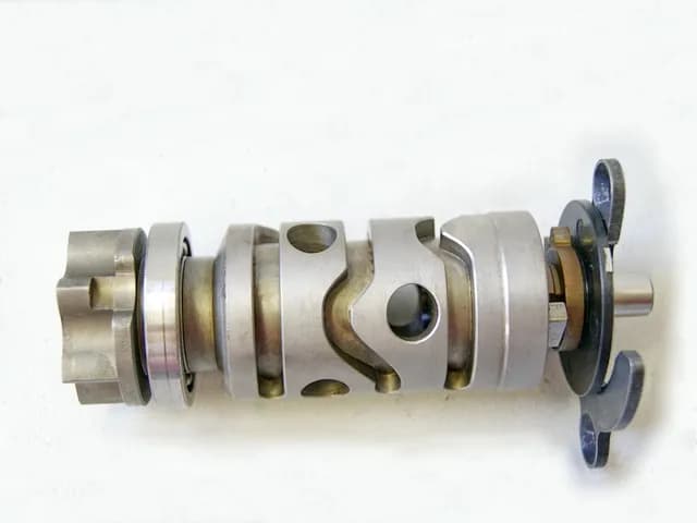 TRIUMPH DAYTONA 955 i T 595 SCHALTWALZE GETRIEBE