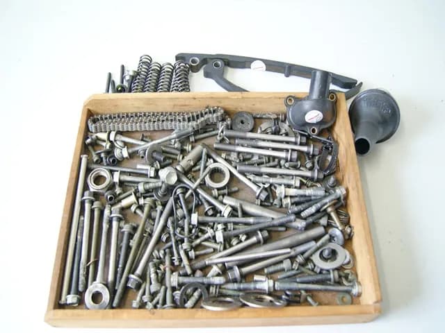 SUZUKI GSX-R 1000 WVBL SCHRAUBEN KLEINTEILE MOTOR