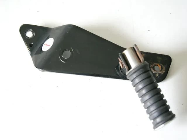 YAMAHA XV 125 VIRAGO FUßRASTENANLAGE SOZIUS RECHTS