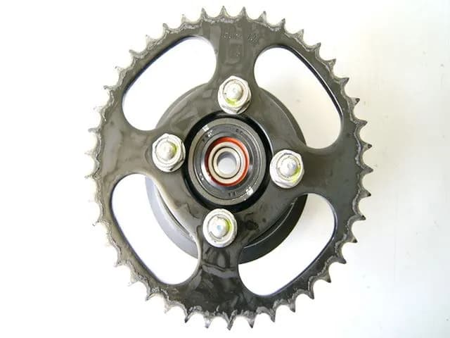 HONDA CBR 125 R JC39 KETTENRADTRÄGER RITZEL