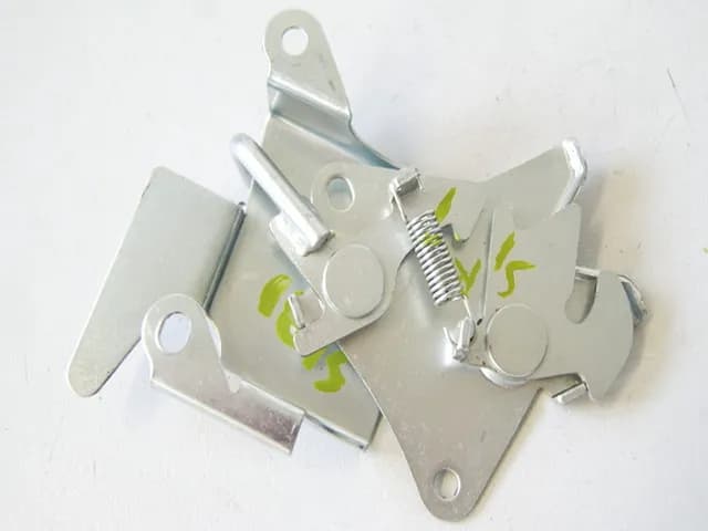 HONDA CBR 125 R JC39 VERSCHLUß SOZIUSSITZ HALTER