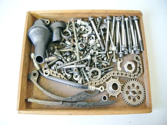 SUZUKI GSX-R 600 WVBG SCHRAUBEN KLEINTEILE MOTOR