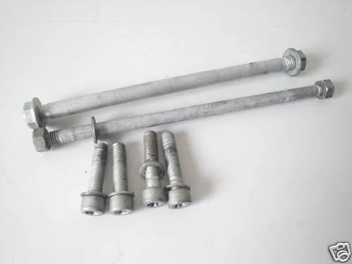 BMW R 1150 R 104WP ACHSE MOTOR HALTERUNG 01-05