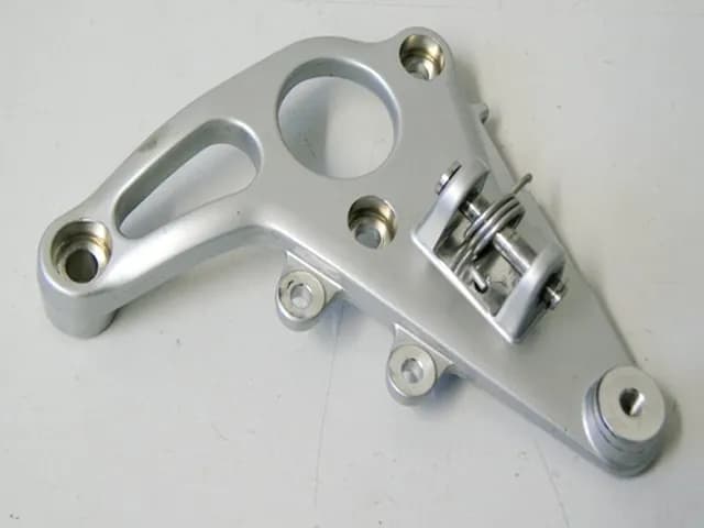 BMW R 850 R R21 WB104 FUßRASTENTRÄGER FAHRER RECHTS FUßRASTENPLATTE