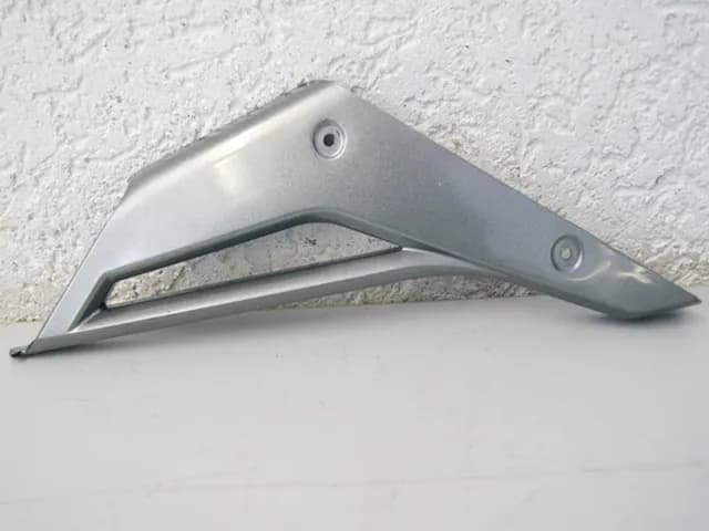 GILERA GP 800 ZAPM55 HALTERUNG RECHTS TRÄGER KENNZEICHENHALTER