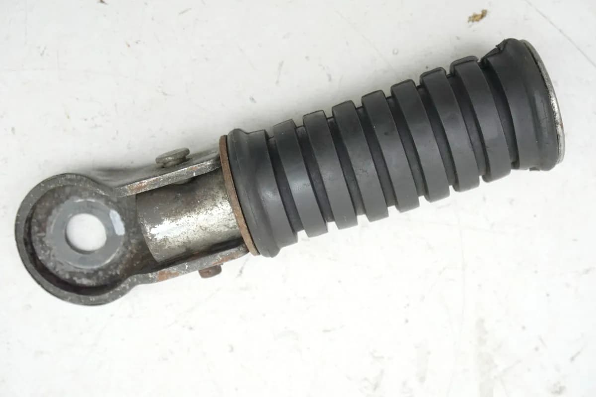 YAMAHA SR 125 10F Fußraste Sozius links Halter Fußrastenanlage Footrest I