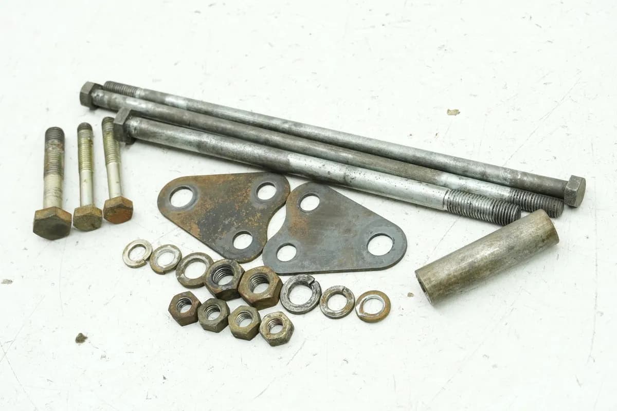 YAMAHA DS7 250 Halterung Motor Achse Schrauben Halteplatte Motorhalter Bolzen