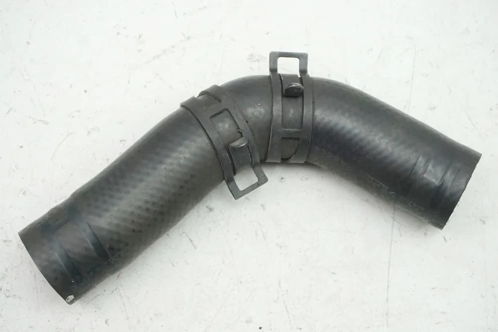 HONDA CB 650 FA RC75 Kühlerschlauch Kühler rechts --> Thermostat