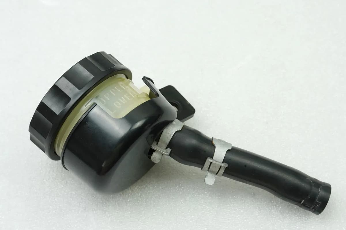 KAWASAKI Z 750 ZR750J Bremsflüssigkeitsbehälter hinten für Fußbremszylinder