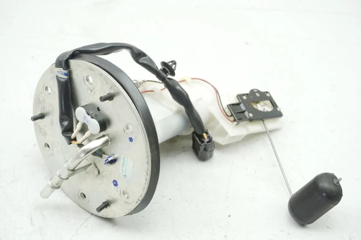 HONDA CB 650 FA RC75 Benzinpumpe Fuel Pump