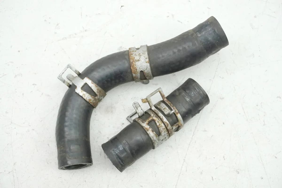 HONDA CB 650 FA RC75 Kühlerschlauch Ölkühler (Wärmetauscher) --> Thermostat