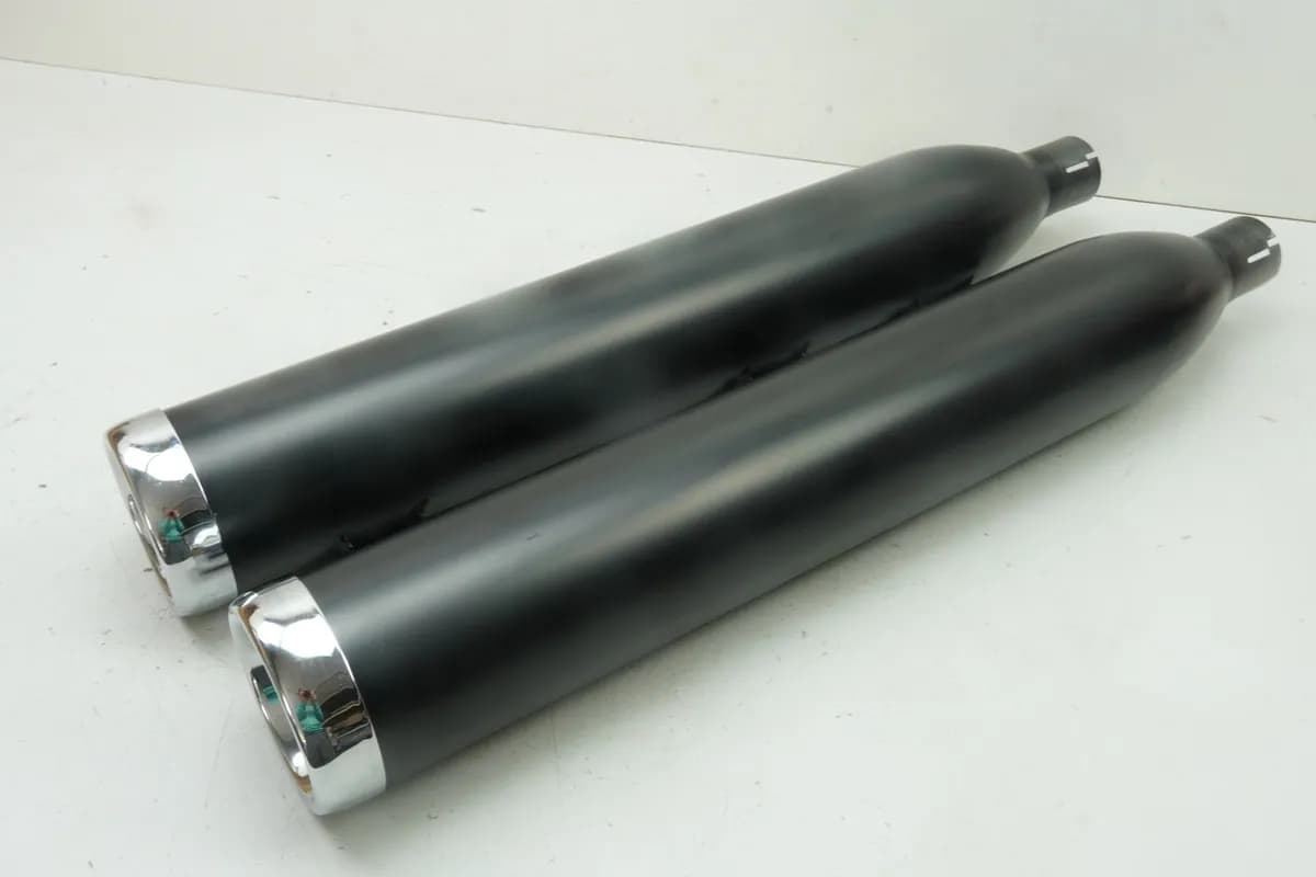 Indian Scout Bobber Auspuff original Schalldämpfer oben unten Endschalldämpfer