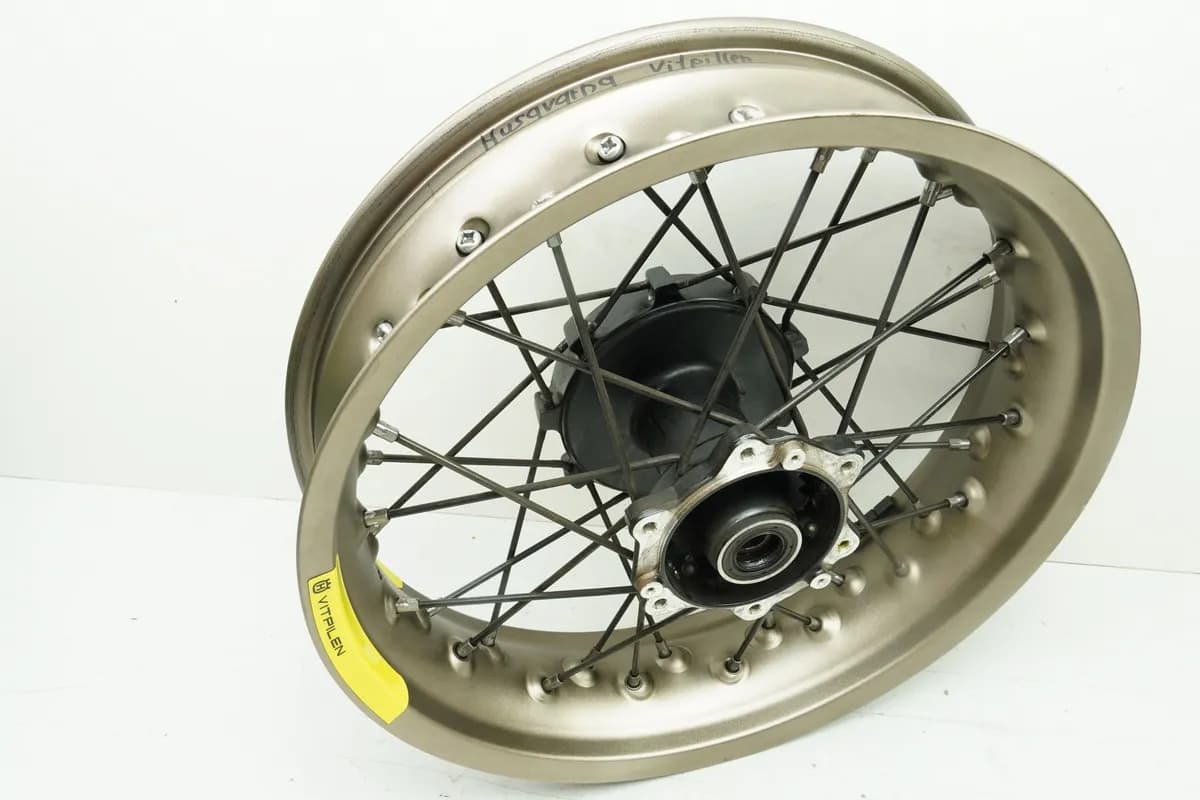 HUSQVARNA Vitpilen HQV 401 Felge hinten Hinterrad Nabe Speichen Hinterradfelge