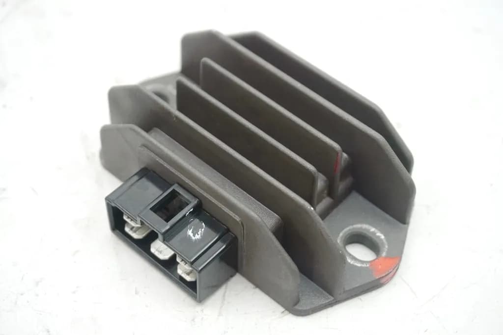 HONDA NSC 50 WH AF72 VISION Laderegler Regler Gleichrichter