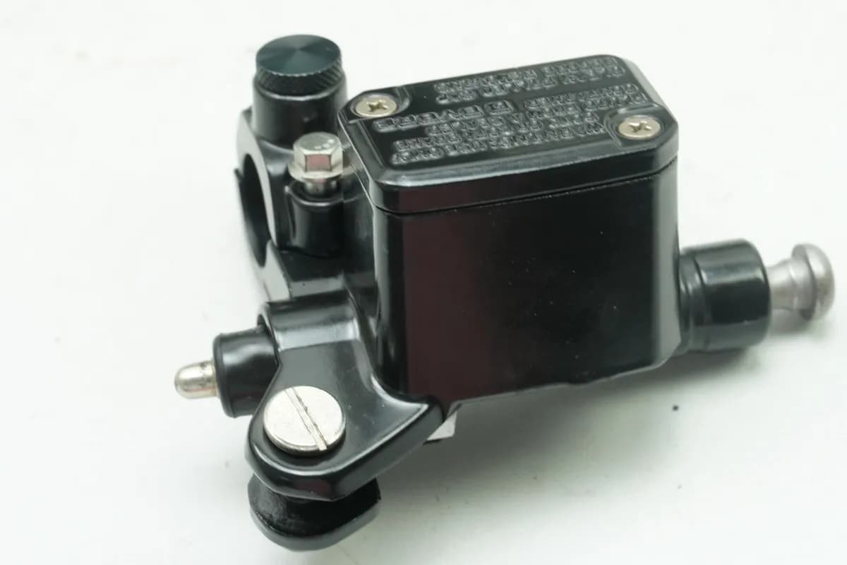 HUSQVARNA Vitpilen HQV 401 Bremszylinder vorn Bremspumpe NUR 6897 km