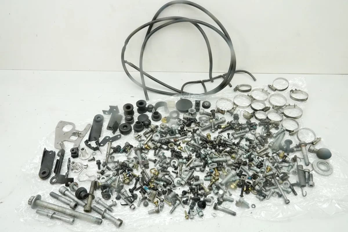 BMW K 1200 LT A K2LT Schrauben & Kleinteile Halter (für Fahrwerk Rahmen)