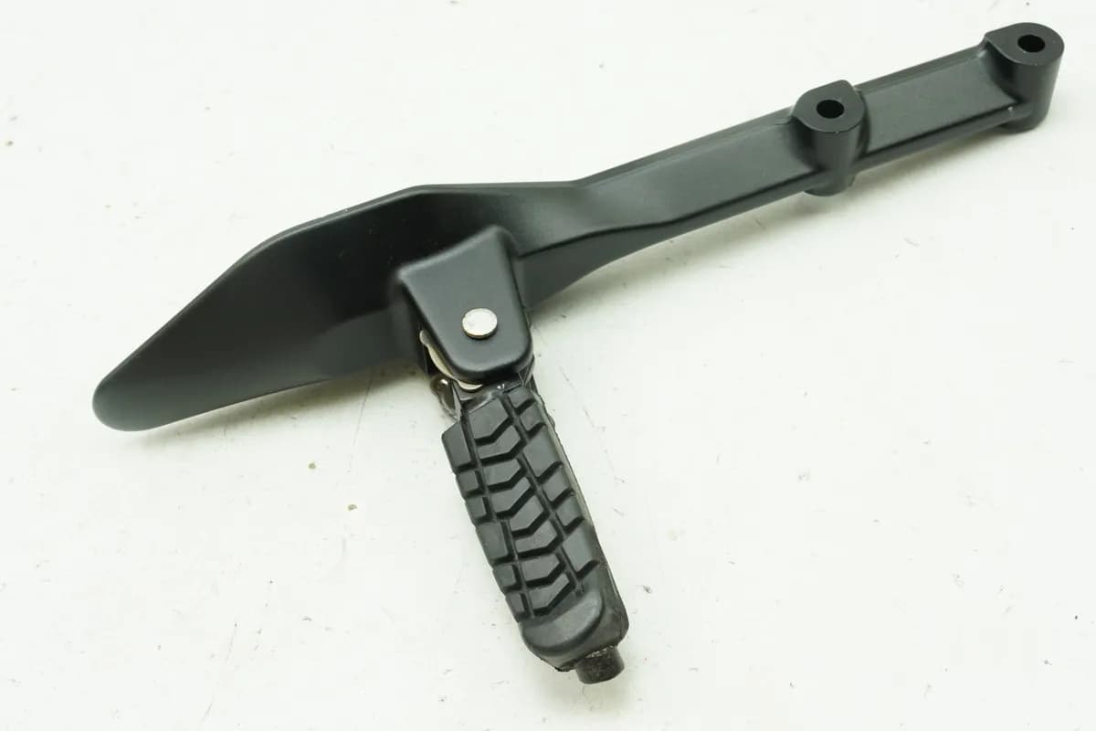 HUSQVARNA Vitpilen HQV 401 Fußrastenanlage Sozius rechts Halter Fußraste 6897km