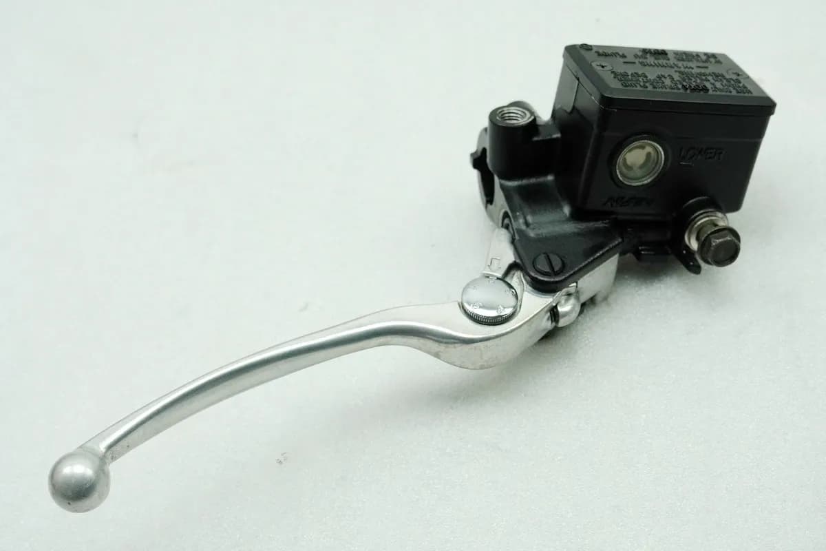 KAWASAKI Z 750 ZR750J Bremszylinder vorn Bremspumpe Hauptbremszylinder Hebel