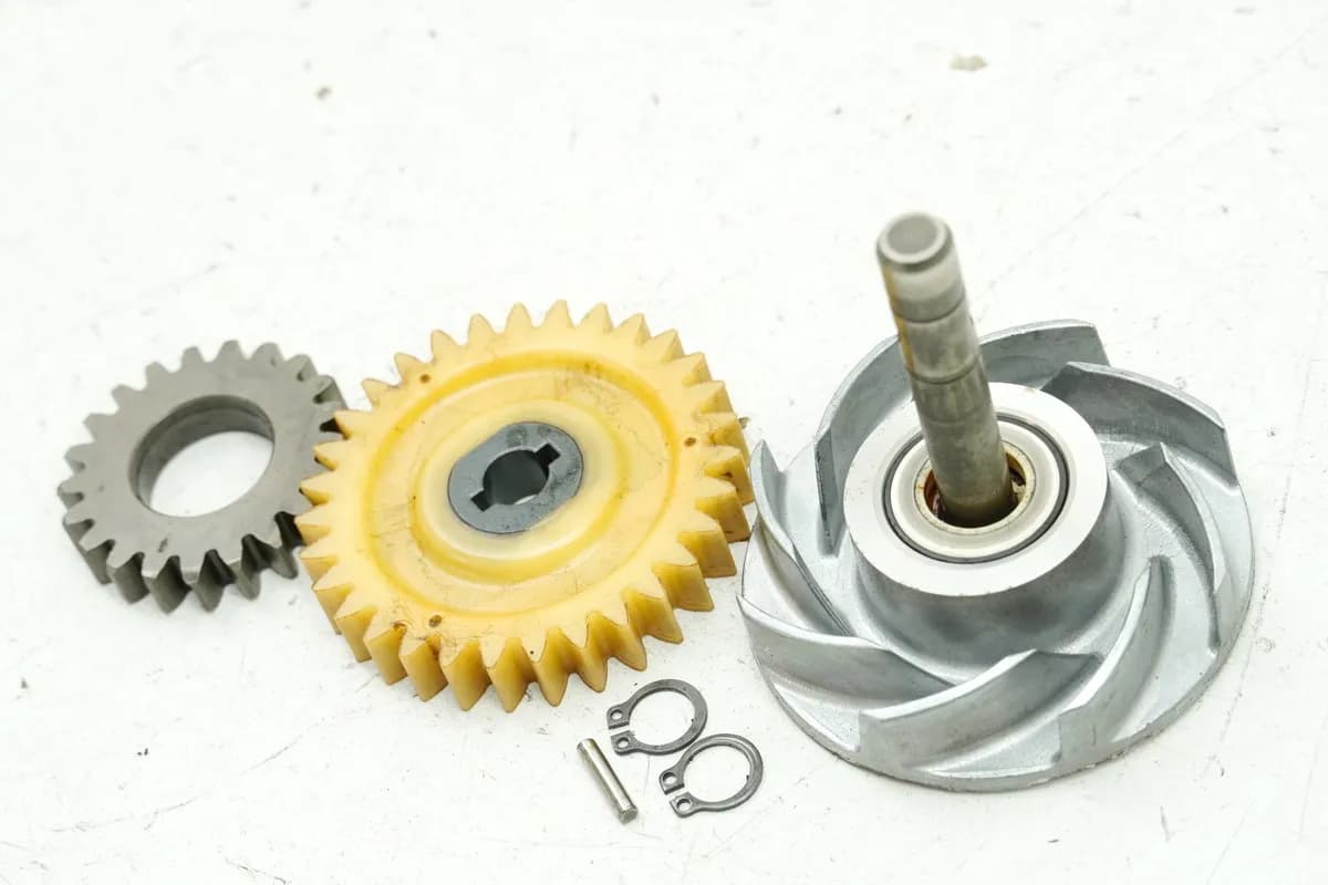 YAMAHA VMX-12 VMAX 1200 2WE Flugradwelle Wasserpumpe Wasserpumpenrad (für Motor)