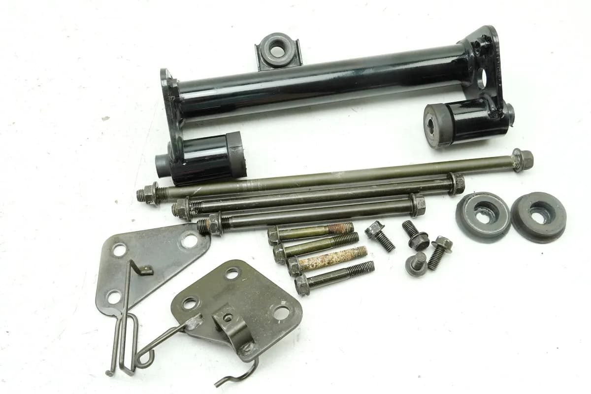 KAWASAKI VN 800 VN800A B CLASSIC Halterung Motor Achse Motorhalter Bolzen