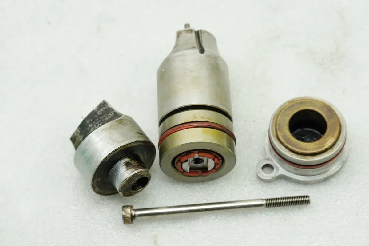 YAMAHA DT 125 R 4BL Auslasssteuerung Ventil für Zylinder Deckel Powerwalze