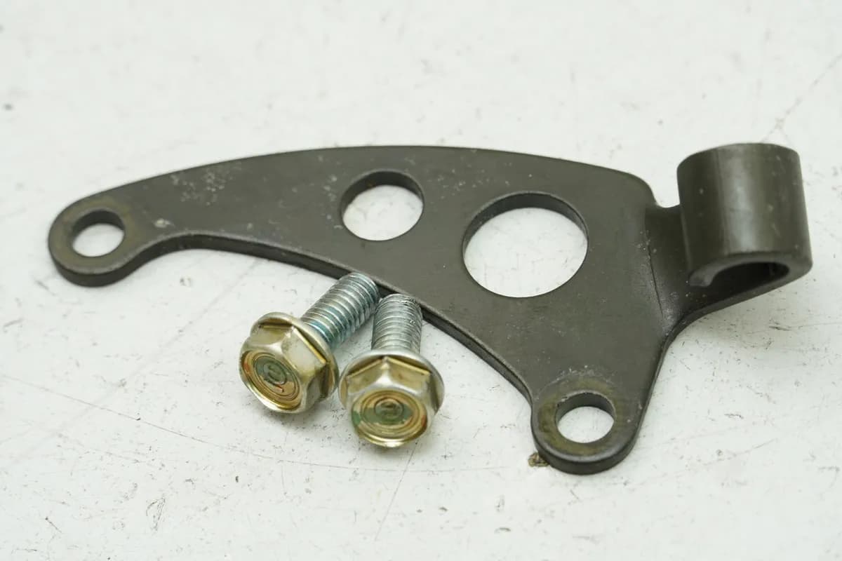 HONDA CBF 600 S ABS PC38 Halterung Kupplungszug Halter am Kupplungsdeckel