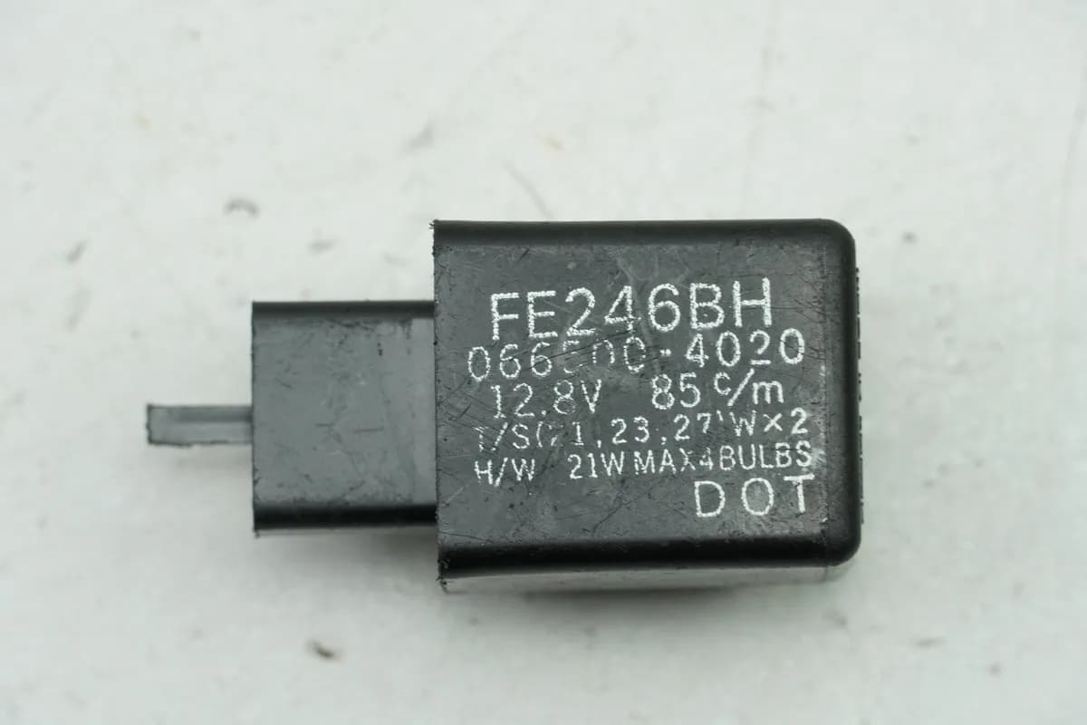 KAWASAKI VN 900 C 11A CUSTOM Blinkrelais Blinkgeber FE246BH Blinkerrelais