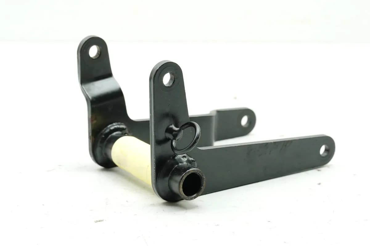 YAMAHA XT 125 X R Halterung Motor hinten Träger Motorhalter 3D6-F1400-00-00