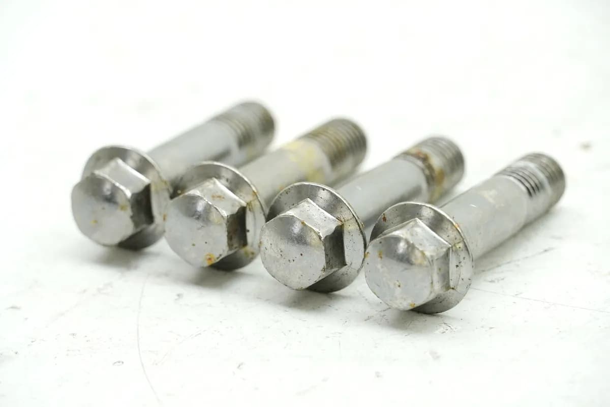 KAWASAKI VN 750 A-D Vulkan Twin Schrauben für Bremssattel vorn - Satz 14061 km