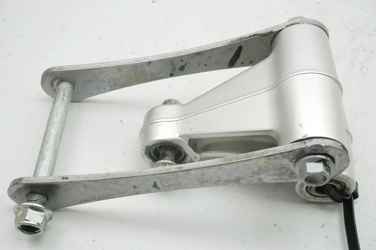 MV AGUSTA BRUTALE 800 DRAGSTER RR B322BB Umlenkung Federbein Umlenkhebel Strebe