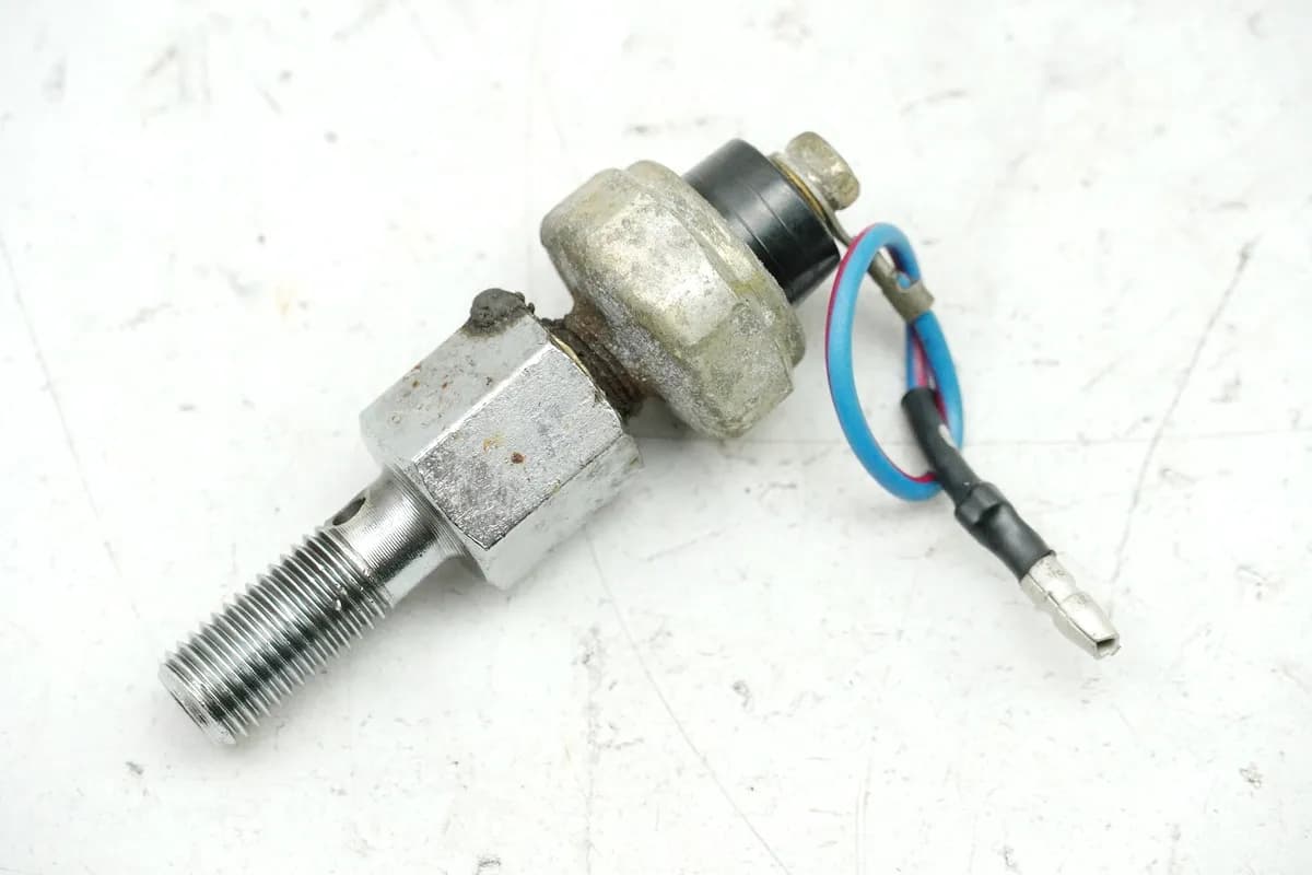 KAWASAKI VN 750 A-D Vulkan Twin Öldruckschalter (für Motor) 14061 km