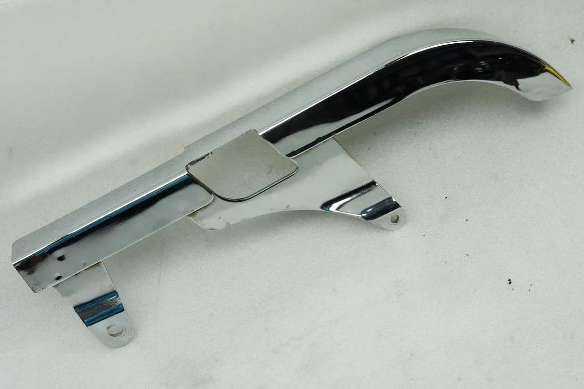 Kawasaki EL 252 EL 250 B Eliminator Kettenschutz original Kettenkasten Abdeckung