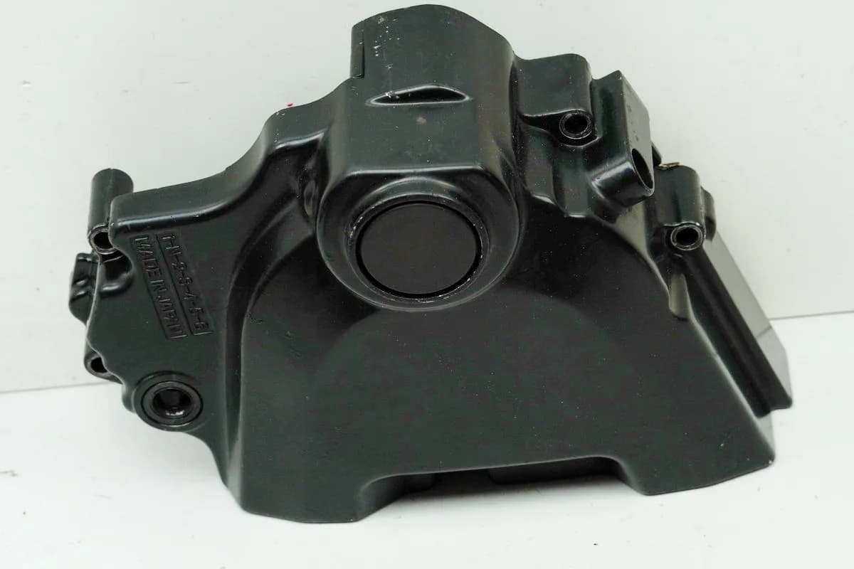 YAMAHA FZS 600 RJ02 FAZER Ritzelabdeckung Cover Motor Motordeckel