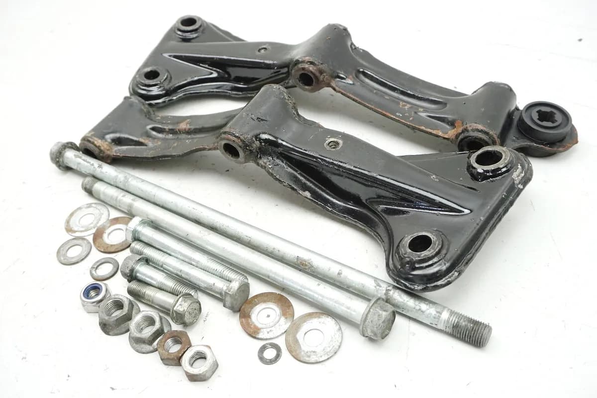 HONDA GL 500 PC02 SILVER WING Motorhalter Halterung Motor Achse Schrauben Bolzen