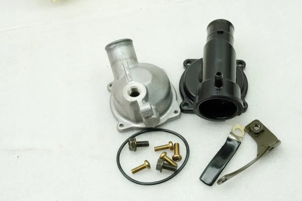 KAWASAKI Z 750 ZR750J Thermostatgehäuse Einfüllstutzen (für Kühler Motor) 04-06
