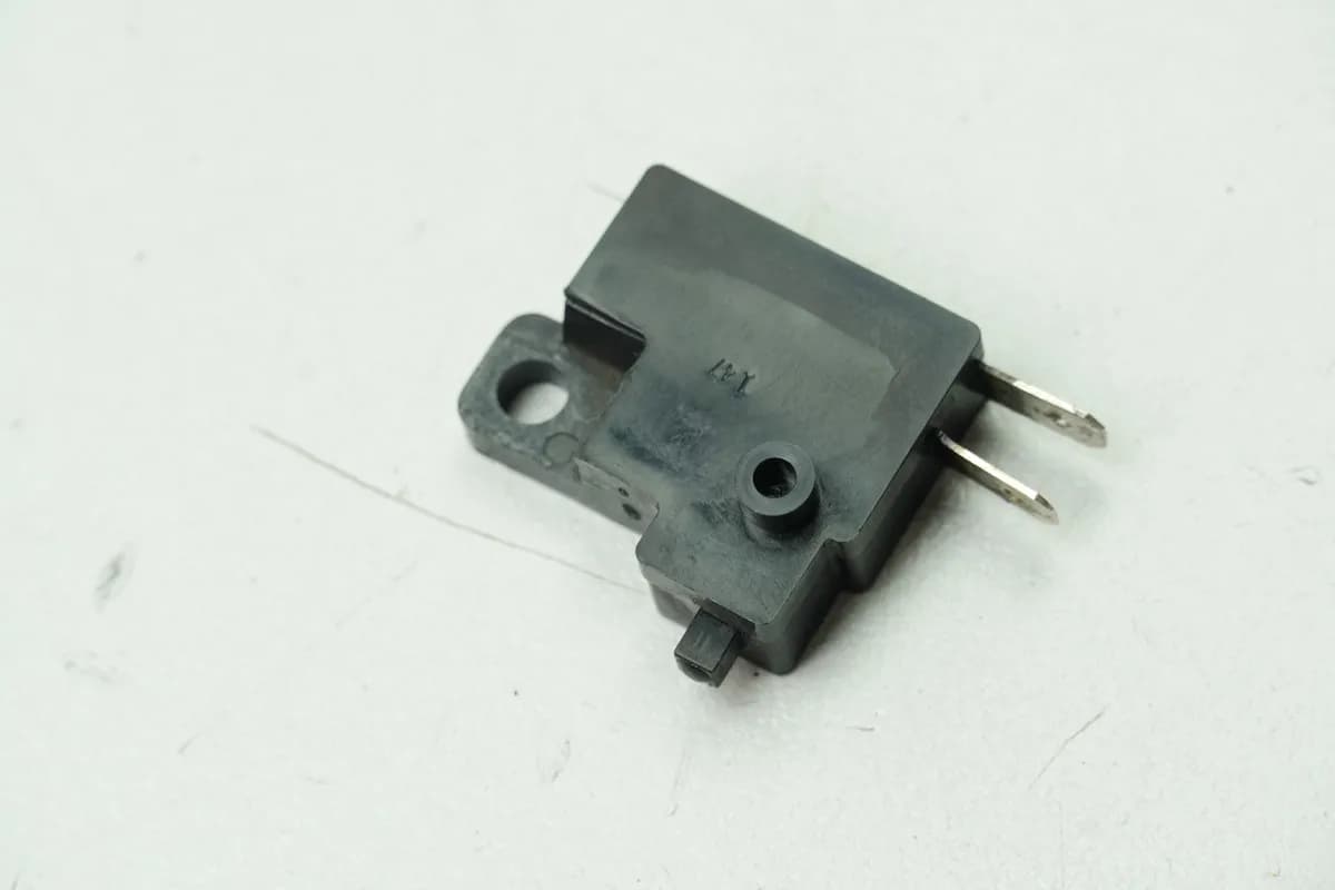 HONDA XL 600 PD06 TRANSALP Bremslichtschalter vorn (für Hauptbremszylinder)