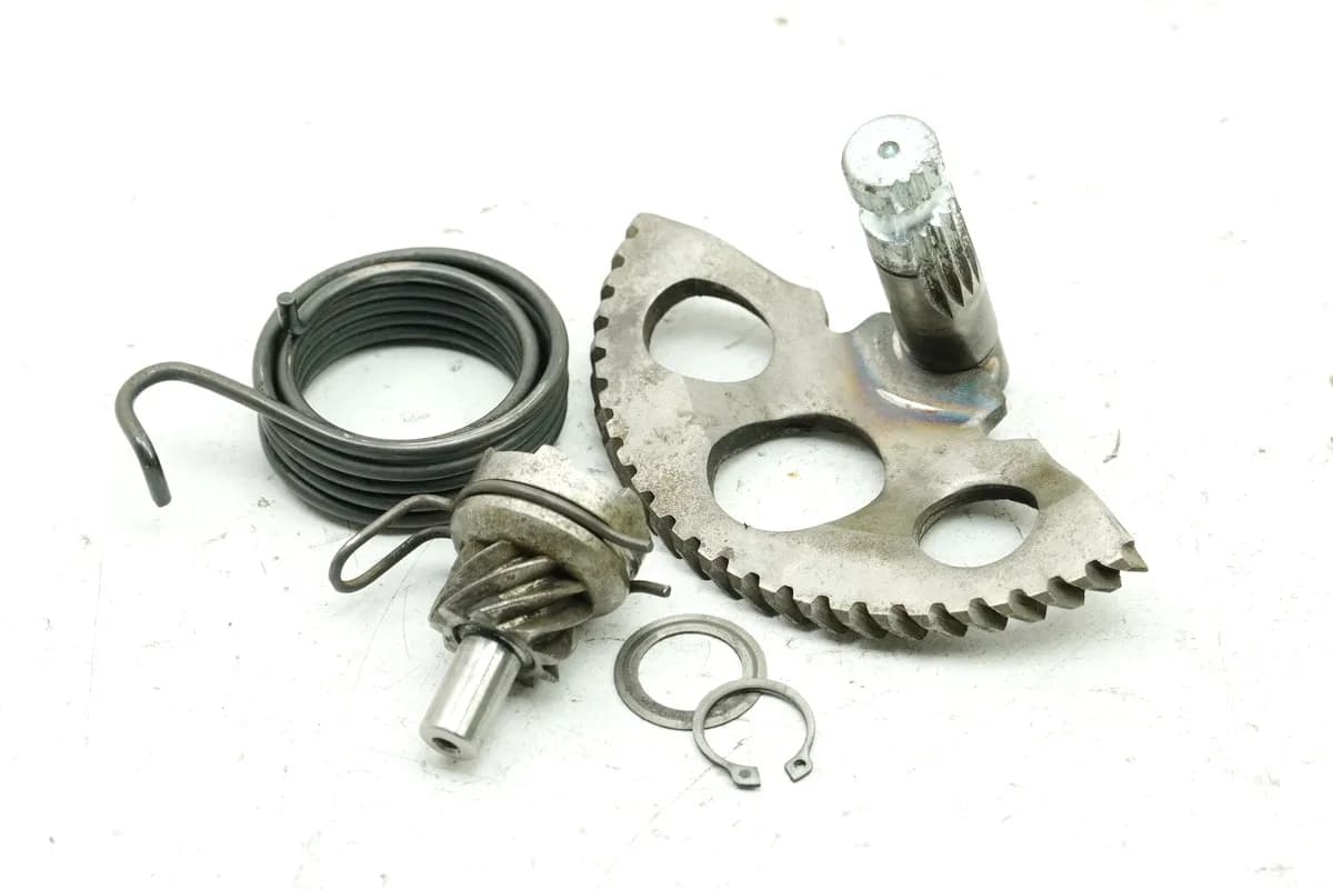 APRILIA SR 50 ZD4TEA Kickerwelle Kickstarterwelle Ritzel (für Motor) 15393 km