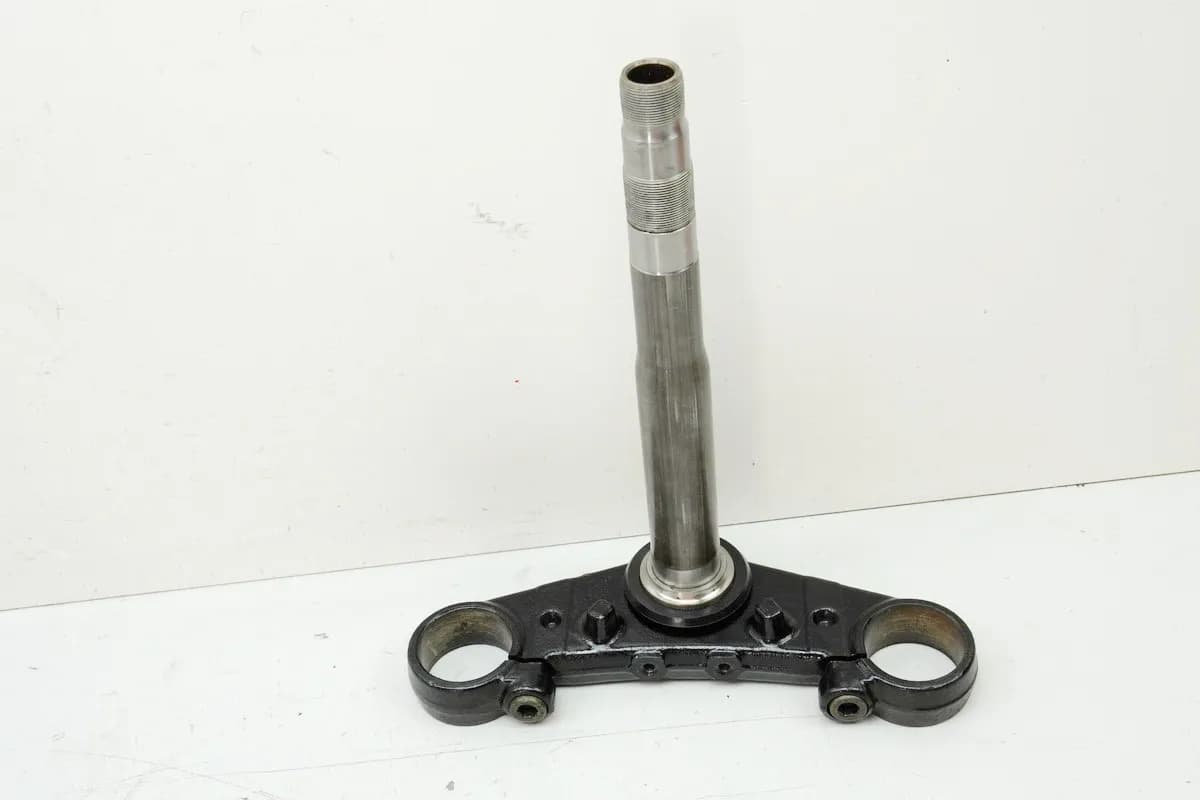 YAMAHA FZS 600 RJ02 FAZER Gabelbrücke unten (für Gabel Gabelholm Standrohr)